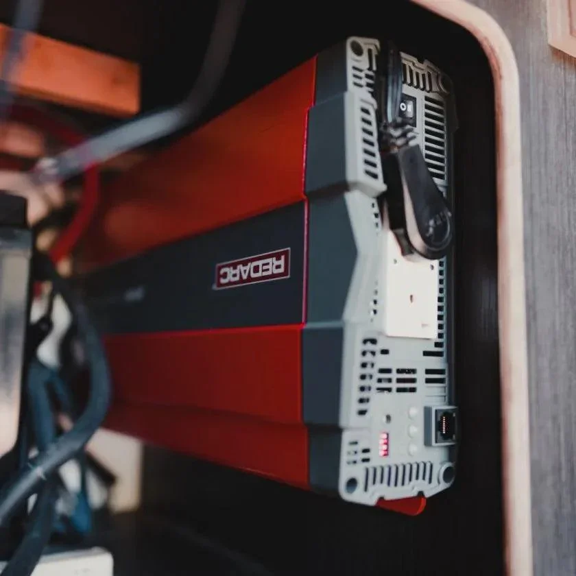 REDARC 2000W PURE SINE WAVE INVERTER - Image 7